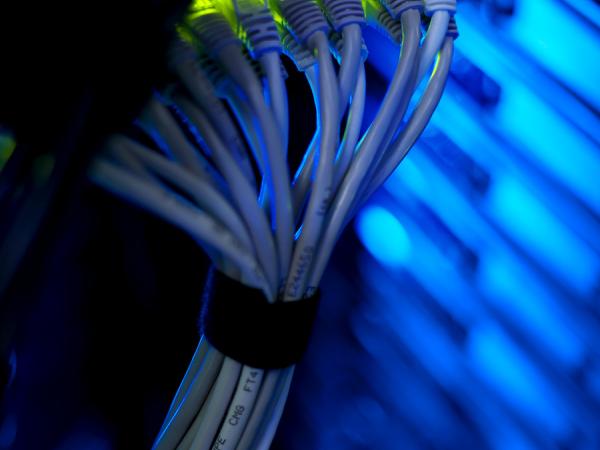 EvoSwitch, Grünes Rechenzentrum in NL: Das EvoSwitch Datacenter nutzt grüne Energie für den Betrieb des Systems. Dieses energieeffiziente Rechenzentrum beherbergt Provider, öffentliche Einrichtungen und private Unternehmen.